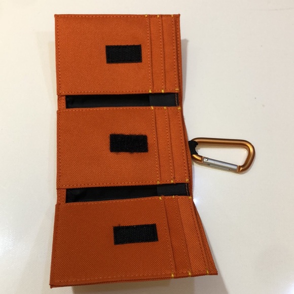 Columbia Nylon Triple Fold Wallet/ Card Holder NWOT - Picture 2 of 10